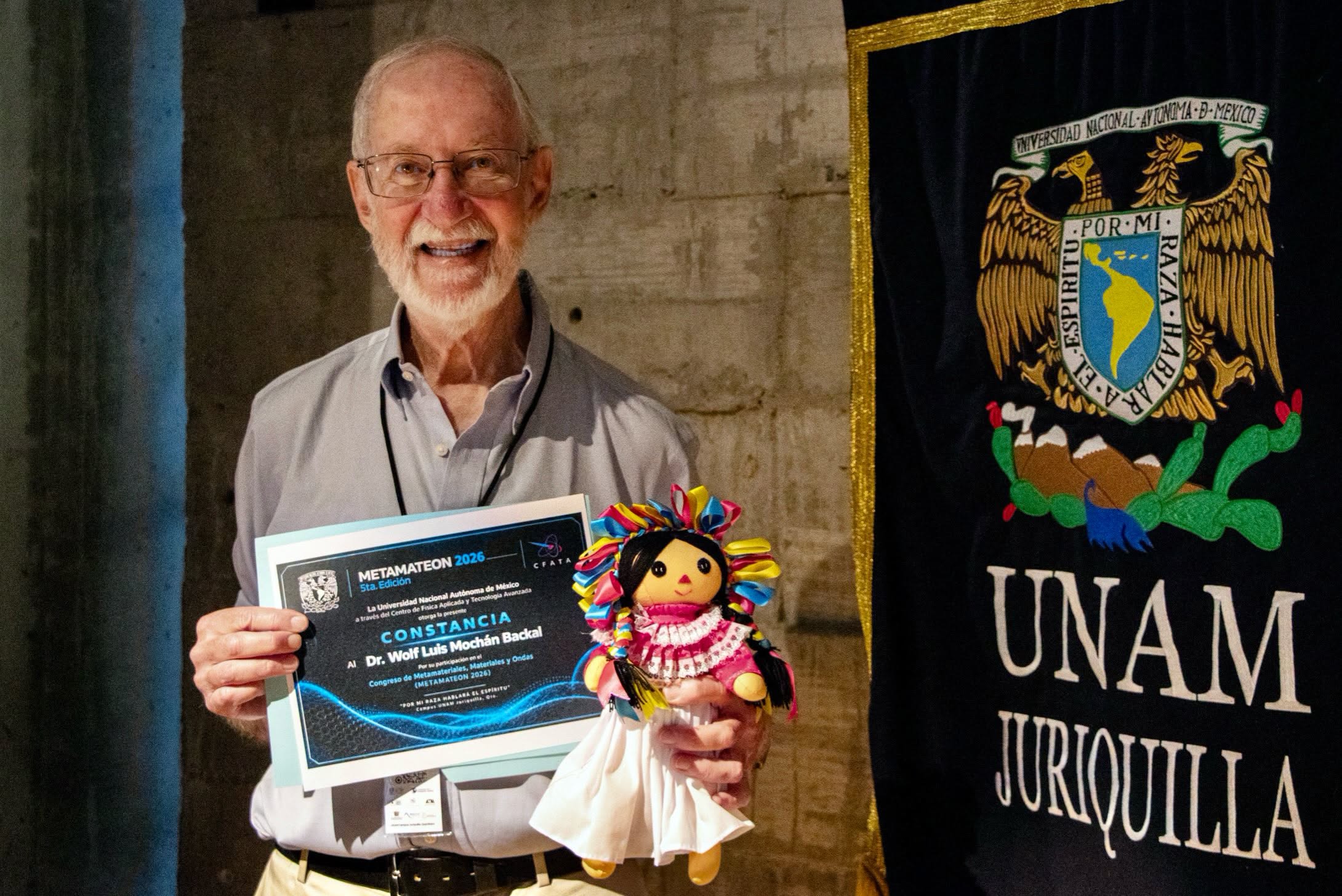 Reconocimiento a Luis Mochán